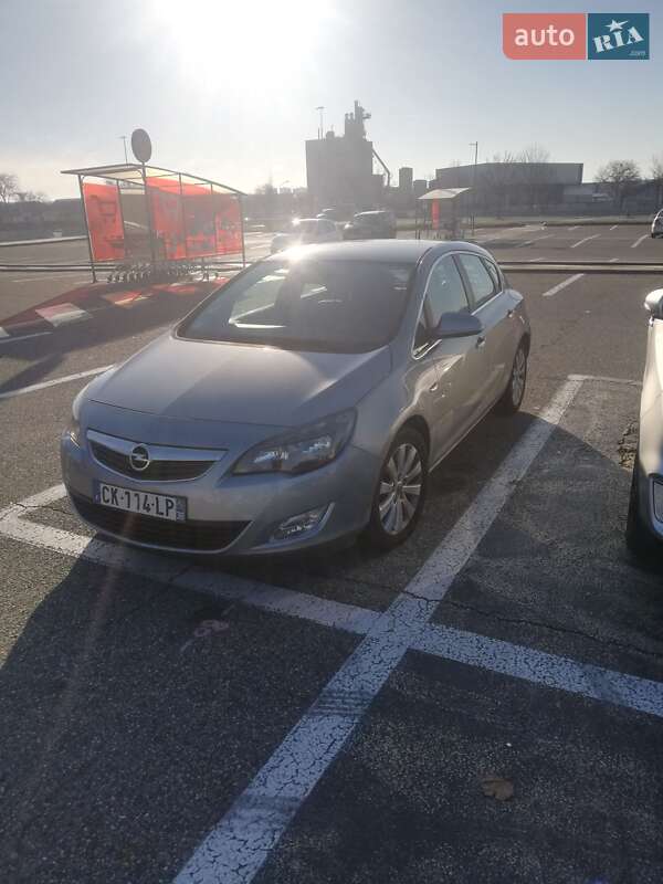 Хетчбек Opel Astra 2012 в Турці