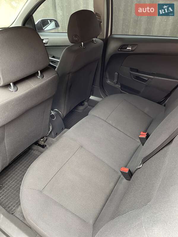 Универсал Opel Astra 2009 в Ужгороде