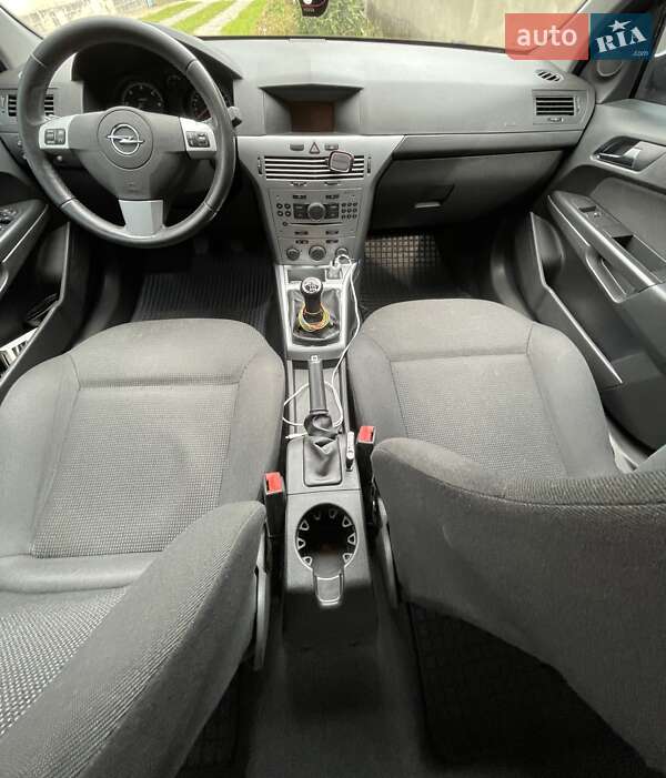 Универсал Opel Astra 2009 в Ужгороде