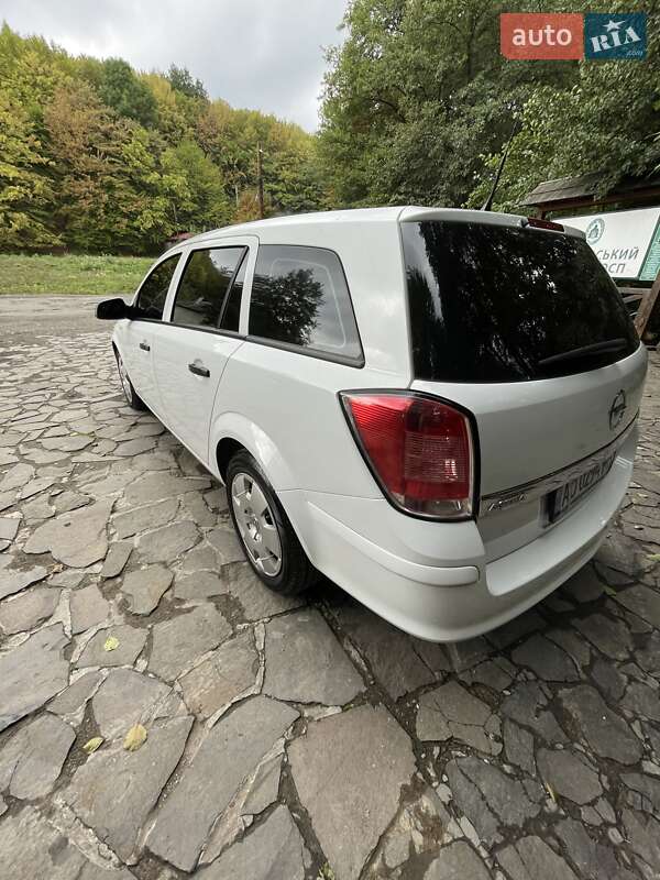 Универсал Opel Astra 2009 в Ужгороде