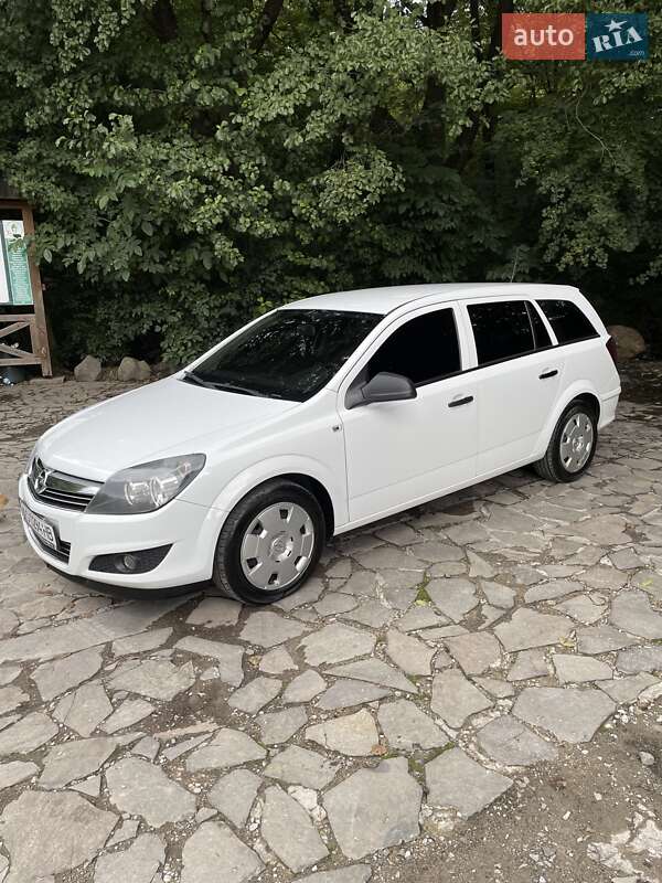 Универсал Opel Astra 2009 в Ужгороде