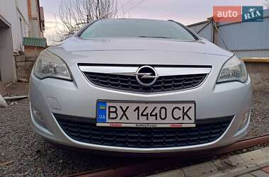 Универсал Opel Astra 2011 в Хмельницком