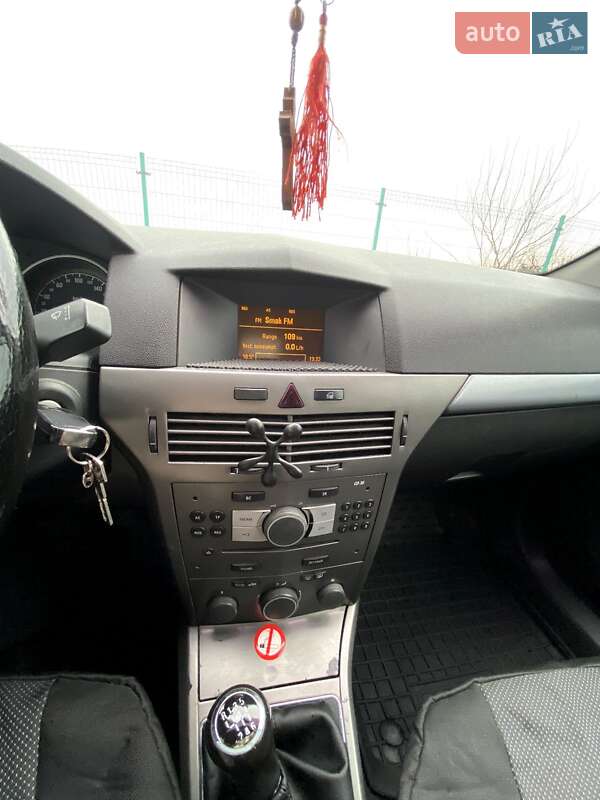 Універсал Opel Astra 2006 в Золочеві