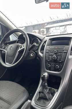 Універсал Opel Astra 2014 в 
