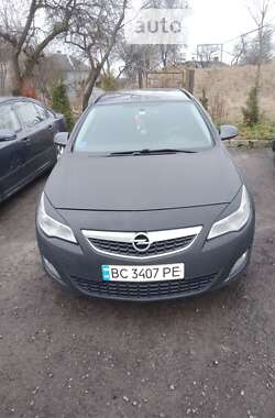 Opel Astra 2012