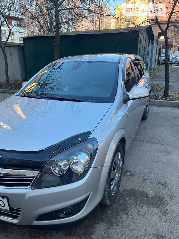 Универсал Opel Astra 2010 в Коломые