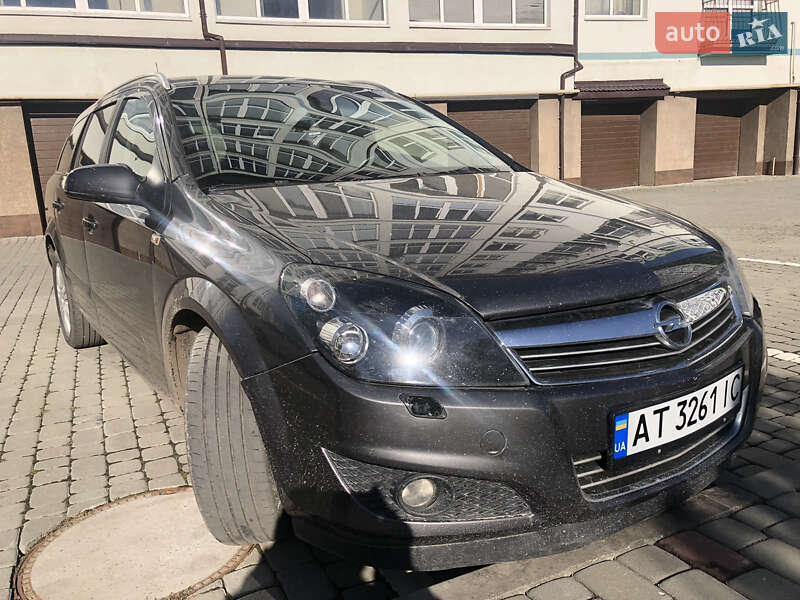 Универсал Opel Astra 2009 в Калуше