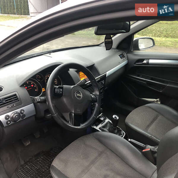 Универсал Opel Astra 2009 в Калуше