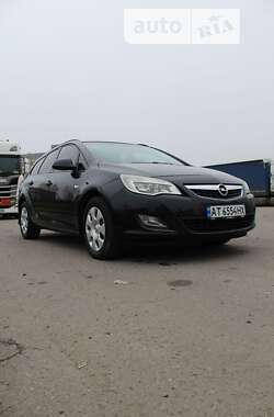 Opel Astra 2011