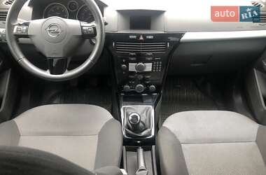 Универсал Opel Astra 2010 в 