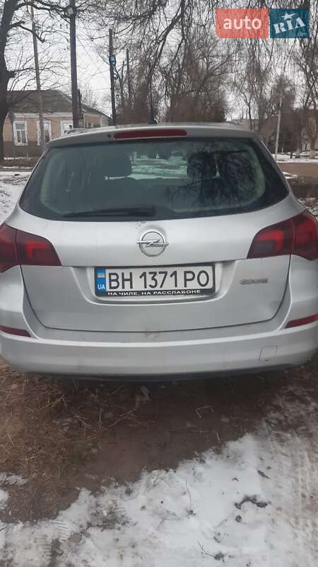 Универсал Opel Astra 2011 в Болграде