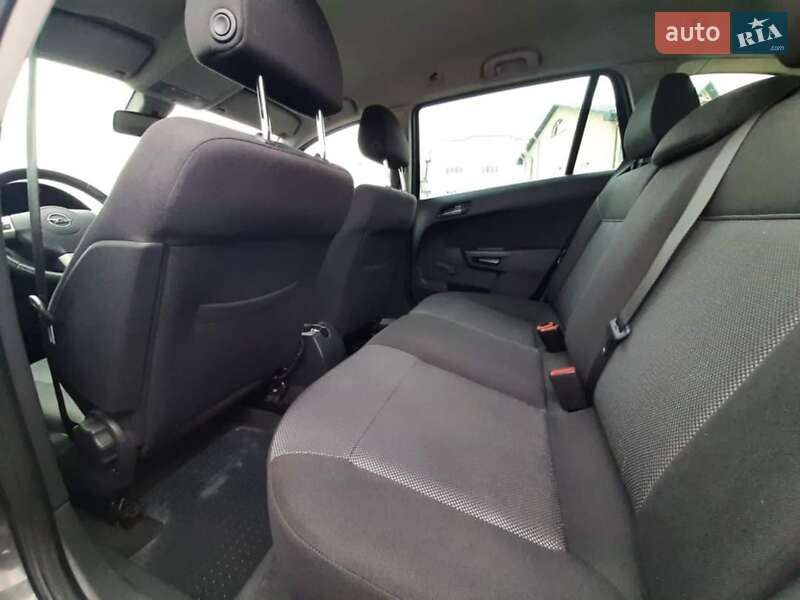 Универсал Opel Astra 2008 в Луцке