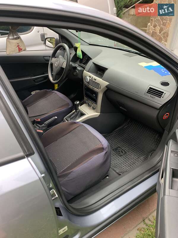 Хэтчбек Opel Astra 2008 в Львове