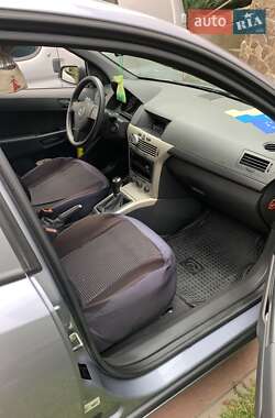 Хэтчбек Opel Astra 2008 в 