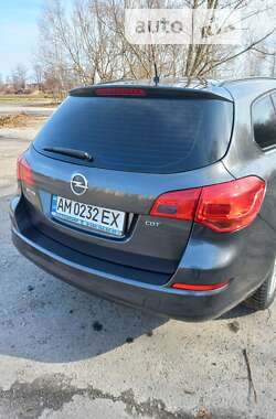 Універсал Opel Astra 2011 в Звягелі