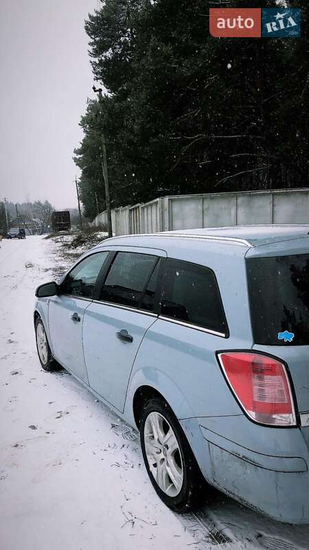 Универсал Opel Astra 2009 в Полтаве