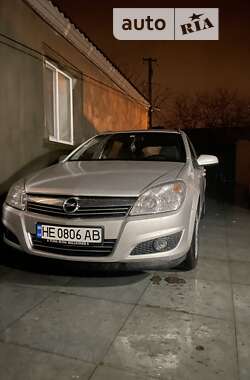 Універсал Opel Astra 2009 в Миколаєві