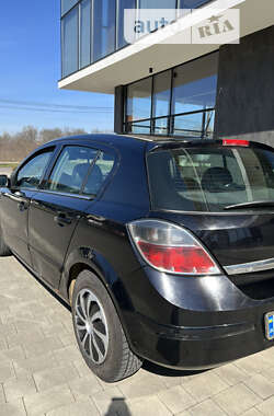 Хэтчбек Opel Astra 2007 в Ужгороде