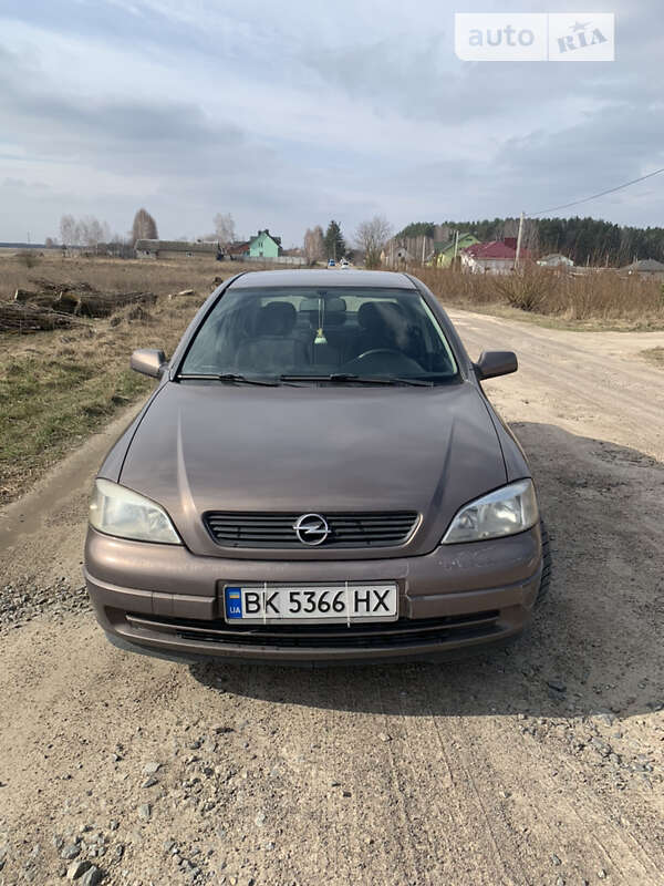 Седан Opel Astra 1998 в Ровно