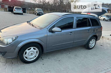 Купе Opel Astra 2006 в Могилів-Подільському