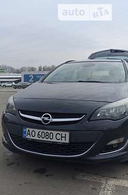 Універсал Opel Astra 2013 в Ужгороді