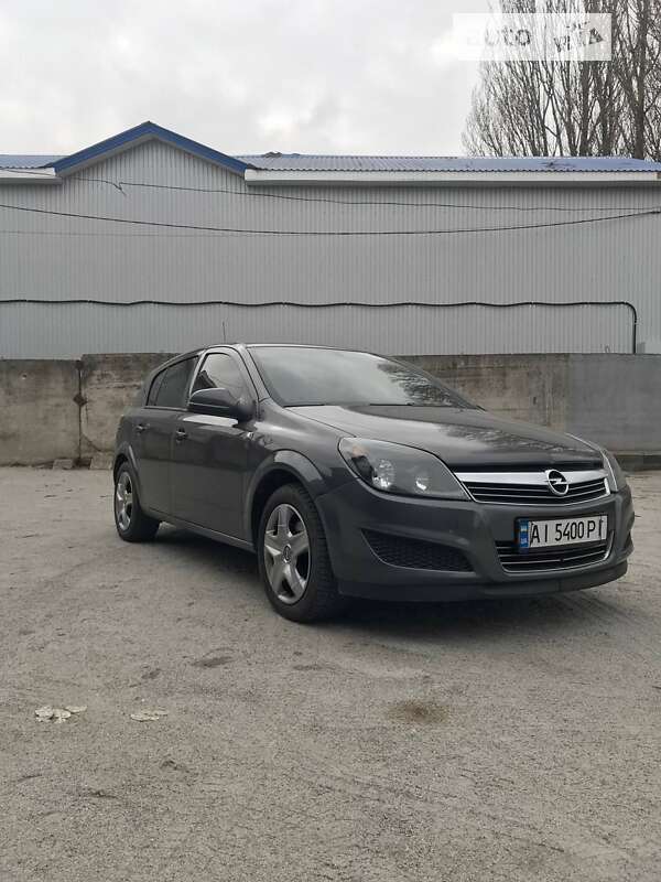 Хэтчбек Opel Astra 2011 в Белой Церкви