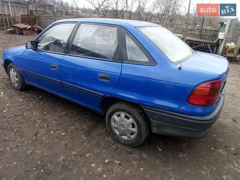Седан Opel Astra 1994 в Фастове фото 5 Седан Opel Astra 1994 в Фастове