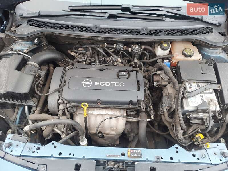 Седан Opel Astra 2015 в Кременчуге