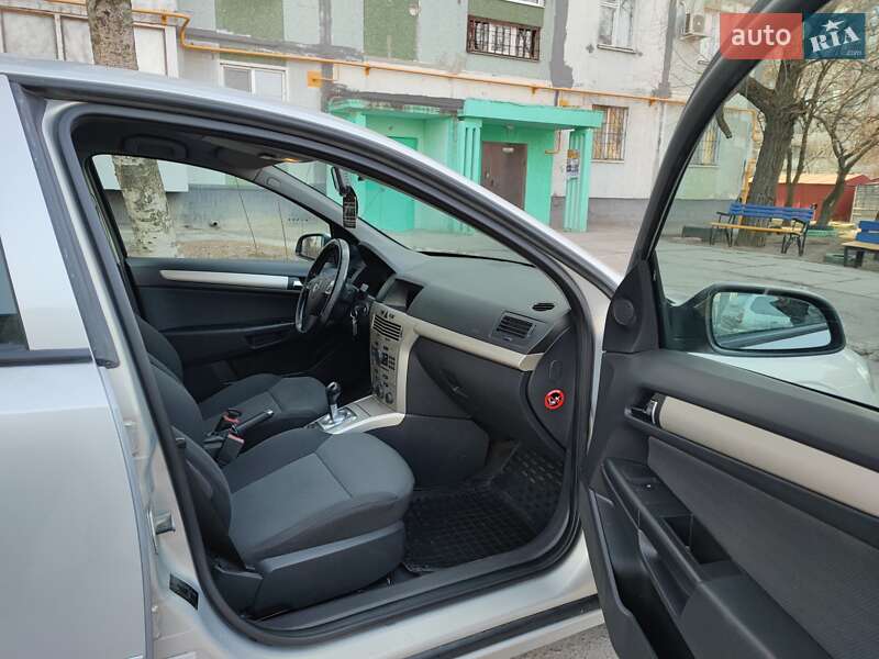 Хэтчбек Opel Astra 2007 в Запорожье