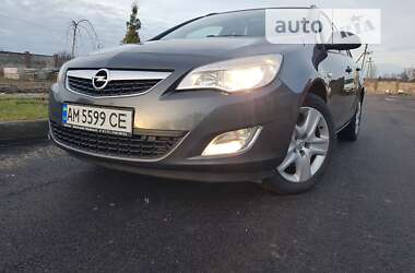 Opel Astra 2011