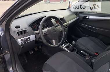 Хетчбек Opel Astra 2006 в Полтаві