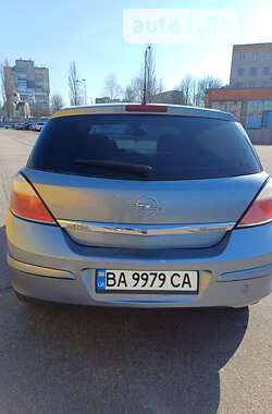 Хетчбек Opel Astra 2004 в Кропивницькому