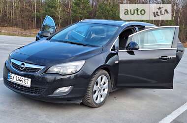 Універсал Opel Astra 2011 в Нетішині