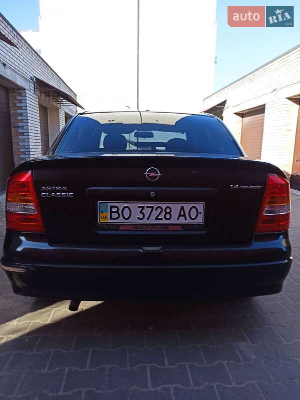 Седан Opel Astra 2009 в Тернополе