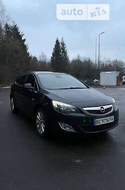 Універсал Opel Astra 2012 в Стрию