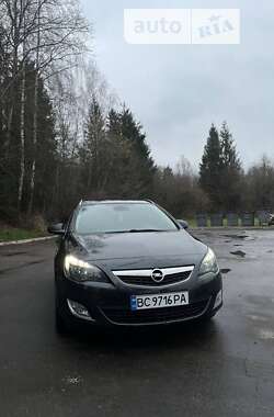 Універсал Opel Astra 2012 в Стрию