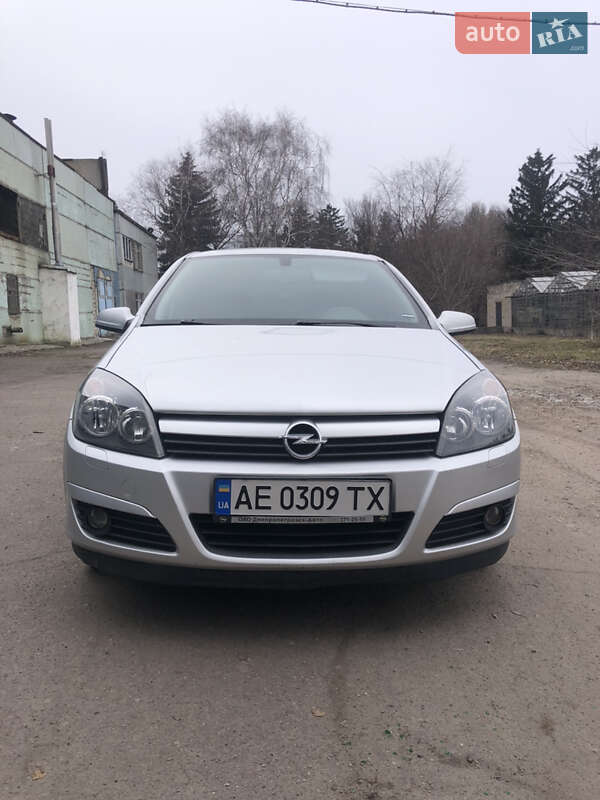 Хетчбек Opel Astra 2004 в Дніпрі
