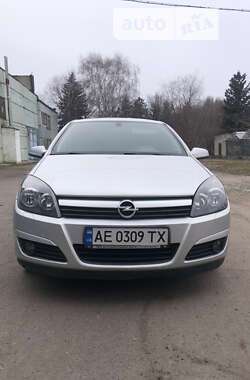 Хэтчбек Opel Astra 2004 в Днепре