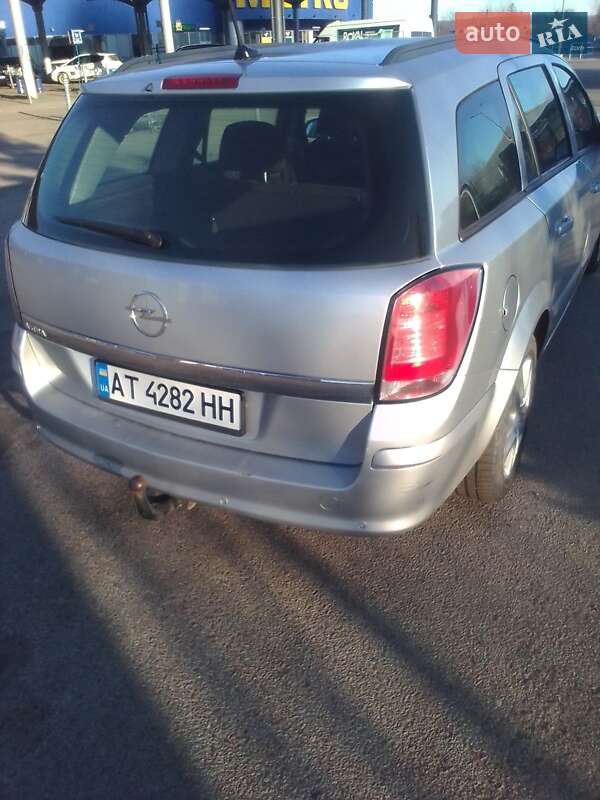 Універсал Opel Astra 2009 в Івано-Франківську