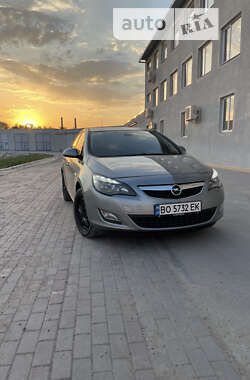 Хэтчбек Opel Astra 2010 в Тернополе