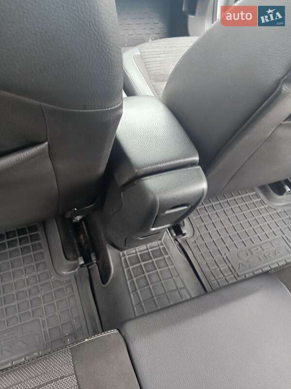 Универсал Opel Astra 2015 в Львове фото 43 Универсал Opel Astra 2015 в Львове