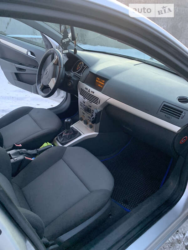 Універсал Opel Astra 2008 в Чернігові