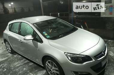 Хетчбек Opel Astra 2012 в Кельменцях