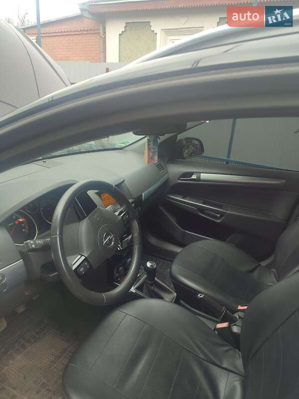 Універсал Opel Astra 2009 в Хмільнику
