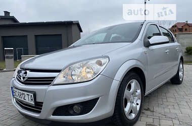 Хэтчбек Opel Astra 2007 в Львове