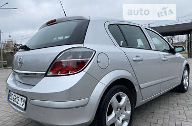 Хэтчбек Opel Astra 2007 в Львове