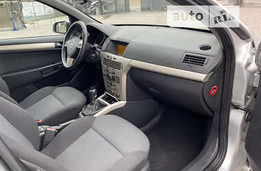 Хэтчбек Opel Astra 2007 в Львове