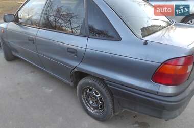 Седан Opel Astra 1995 в Харкові