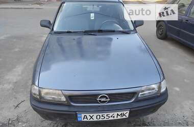 Седан Opel Astra 1995 в Харькове