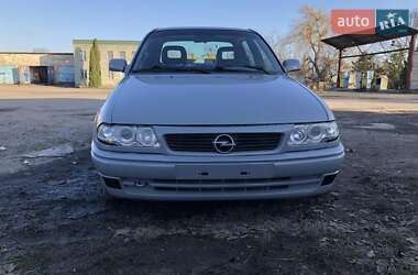 Седан Opel Astra 1995 в Ровно